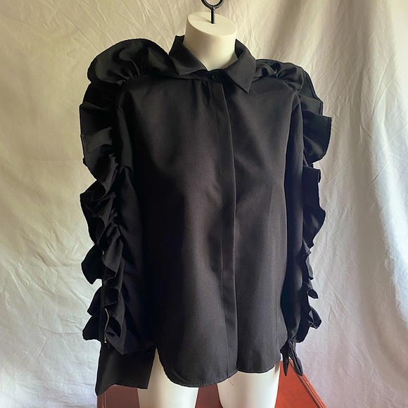 Black ruffle sleeve with zipper on the sides - Picture 1 of 10